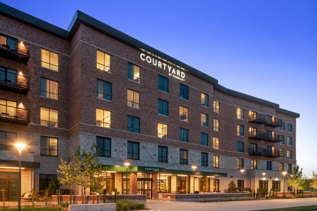 Отель Courtyard By Marriott Houston Northeast Экстерьер фото