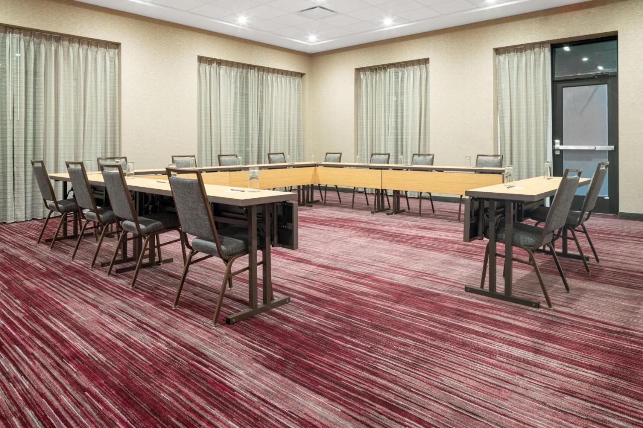 Отель Courtyard By Marriott Houston Northeast Экстерьер фото